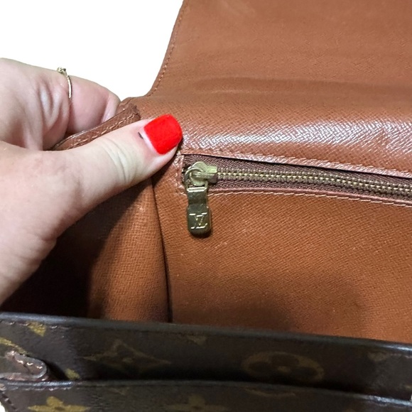 Louis Vuitton Authentic Monceau Travel Bag Monogram Canvas Cross Body Bag - Picture 11 of 12